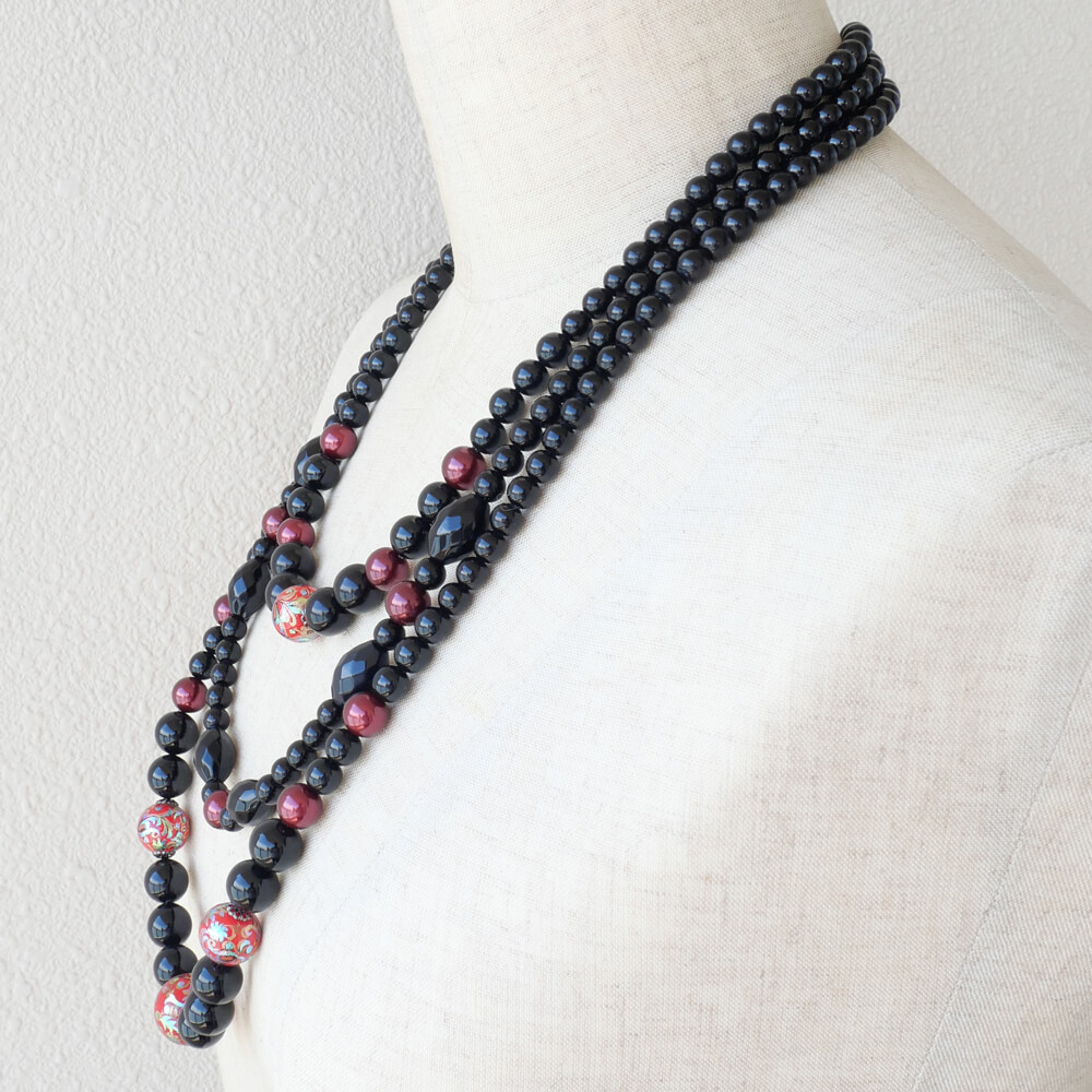 華珠 和 黒珠 赤 ガンメタ ３連 ロング ネックレス 和ゴス