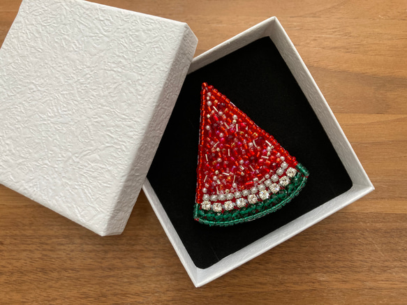 no.1 watermelon　●ビーズ刺繍のスイカブローチ● 4枚目の画像