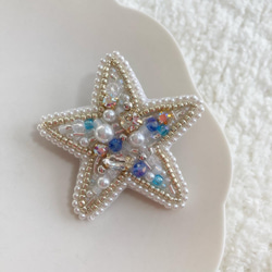 no.2  starfish　●ビーズ刺繍の星（ヒトデ）ブローチ● 1枚目の画像