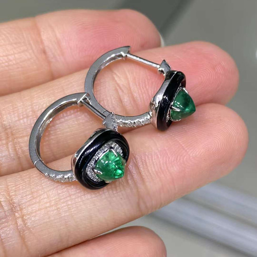 エメラルド&オニキスピアスk18 ピアス（フープ） パール大好き  