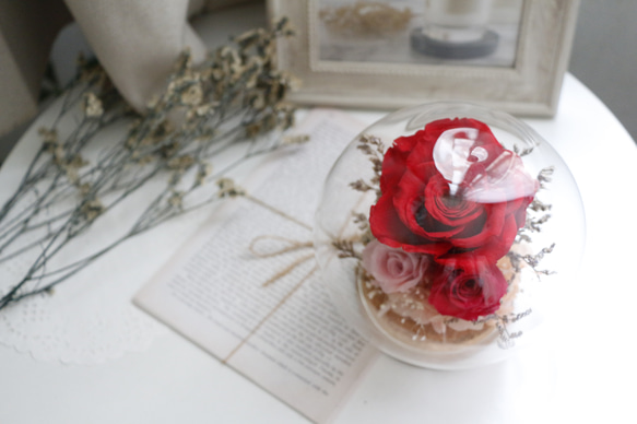 【 經典紅 】玫瑰 永生花玻璃水晶球 不凋花 情人節 生日禮物 母親節 花禮 玻璃許願罐 教師 第1張的照片