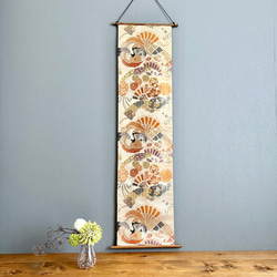 帯のタペストリー アンティーク 花の扇と舞い飛ぶ鶴 着物リメイク