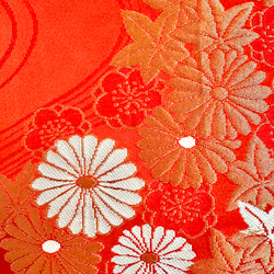 帯のタペストリー　鮮やかな朱色に花々の流水　着物リメイク インテリア　掛け軸 　古民家　和モダン　和室　壁掛け　日本 6枚目の画像