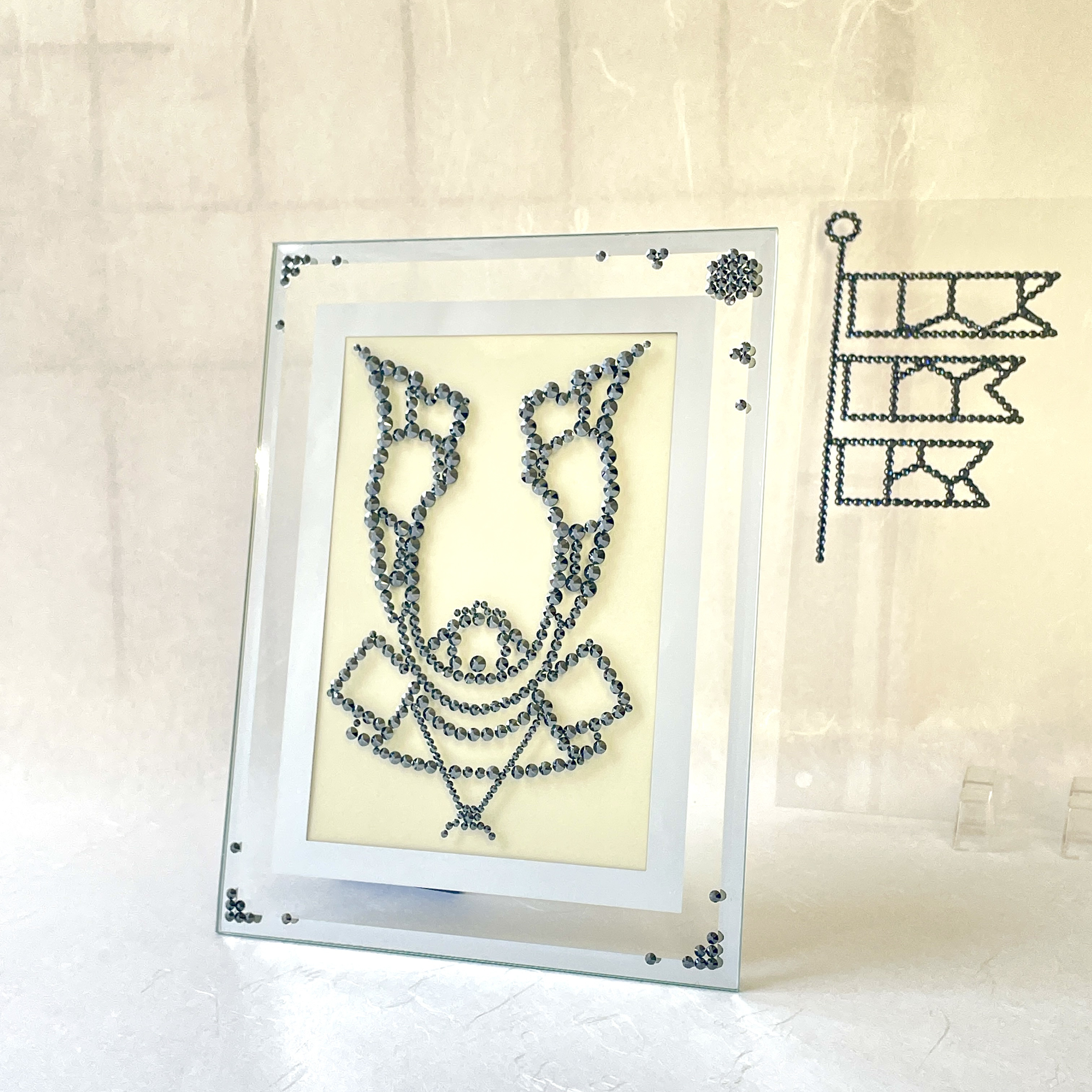 《カブト》⬜︎壁飾り⬜︎ジェットヘマタイト(ブラック系) ガラスフォトフレーム　こどもの日　クリスタルガラス