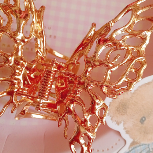 新作♡❤︎バンズクリップ91キラキラストーンとパール付蝶々の合金バンスクリップ高級 バンスクリップヘアクリップ ゴールド金シルバー銀キラキラ