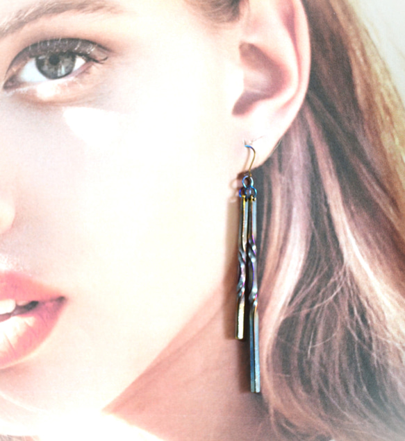 Titanium　pierced earrings=チタンの鍛造ピアス68mm=B 1枚目の画像