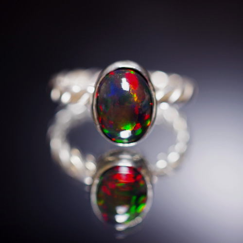NEW ☆ 新作 ☆『Black Opal』の世界でひとつの天然石リング 