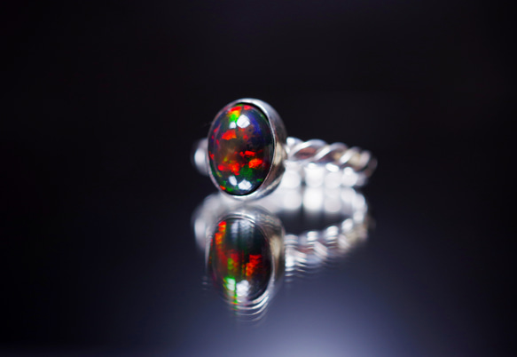 NEW ☆ 新作 ☆『Black Opal』の世界でひとつの天然石リングsilver925 3枚目の画像