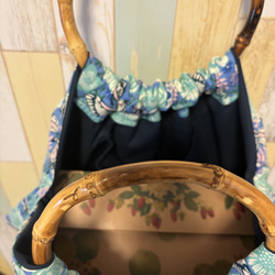 リンググラニーバッグ バンブー 蝶々と花 ライトブルー シャーベットカラー　昭和レトロ 3枚目の画像