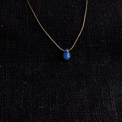 G99【宝石質カイヤナイト】透き通る群青色 肌にやさしい絹糸のネックレス　金具は14kgfを使用　長さ＆糸選べます。 8枚目の画像