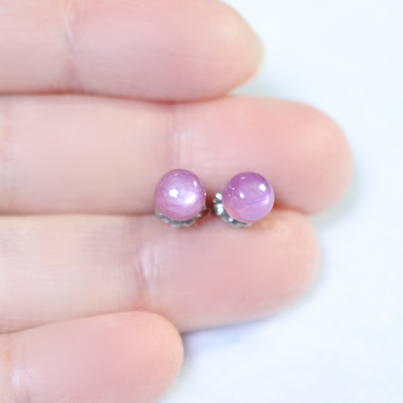 (1 件) 粉紅藍寶石耳環（6 毫米，鈦柱） 第4張的照片