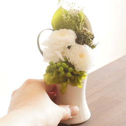 【仏花】小菊とアジサイのコンパクトサイズの仏花・全てプリザーブドフラワー使用 6枚目の画像