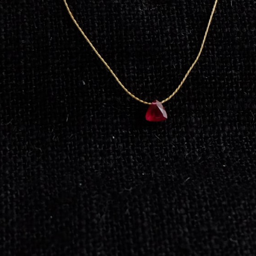 G149【7月の誕生石 ルビー】三角（さんかく） 金具は14kgfを使用 肌に