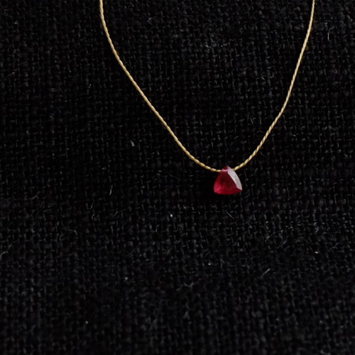 G149【7月の誕生石 ルビー】三角（さんかく） 金具は14kgfを使用 肌に