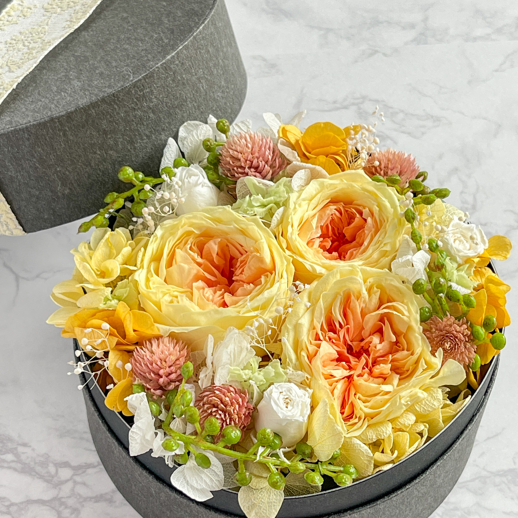 華やぐひととき＊イエロー×オレンジのプリザーブドフラワーボックス　出産祝い 誕生日 母の日 敬老の日