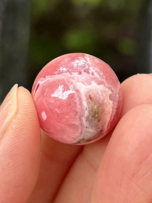天然石 インカローズ ミニスフィア 台座付き約1.6センチ⭐️No.1412