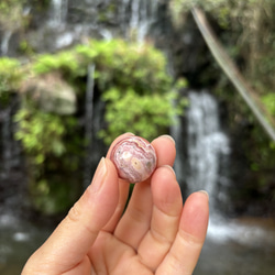 ミニ☆ロードクロサイト（インカローズ）☆スフィア☆22.3mm☆瀧川神社にて浄化済み☆天然水晶ビーズ台座付き☆No.2 13枚目の画像