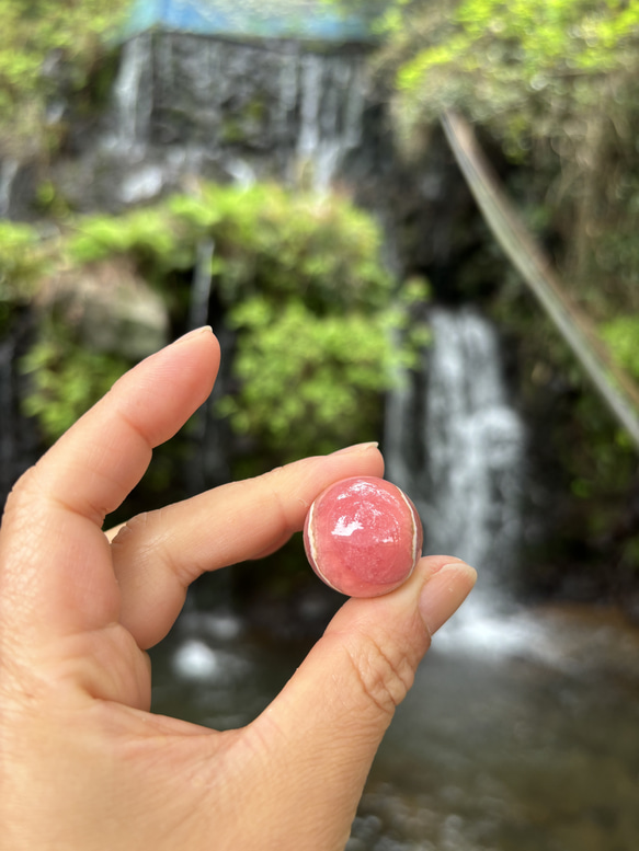 ミニ☆ロードクロサイト（インカローズ）☆スフィア☆22.3mm☆瀧川神社にて浄化済み☆天然水晶ビーズ台座付き☆No.2 17枚目の画像