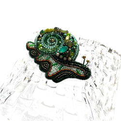 ビーズ刺繍のブローチ　-カタツムリ- snail 6枚目の画像