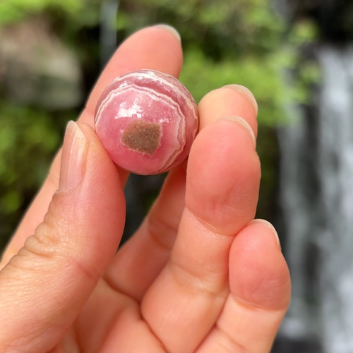 天然石 インカローズ ミニスフィア 台座付き約1.6センチ⭐️No.1412