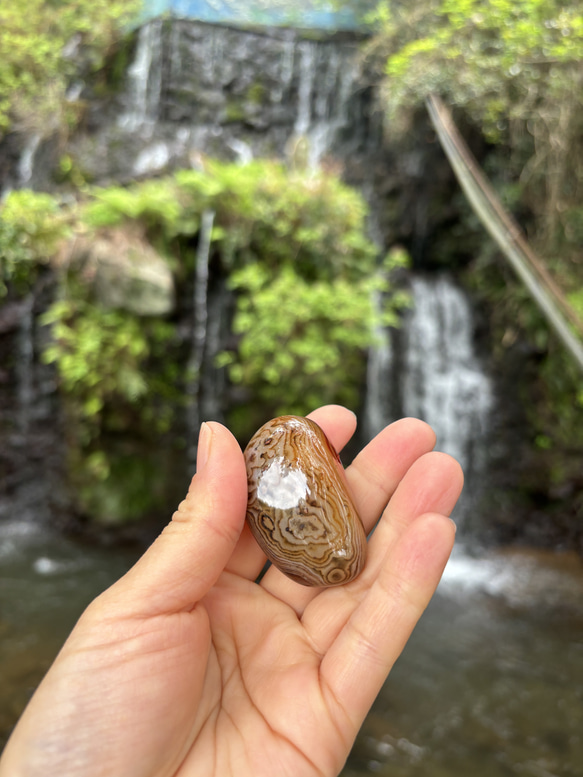 ボツワナアゲート☆握り石☆48㎜☆瀧川神社にて浄化☆No.1 8枚目の画像