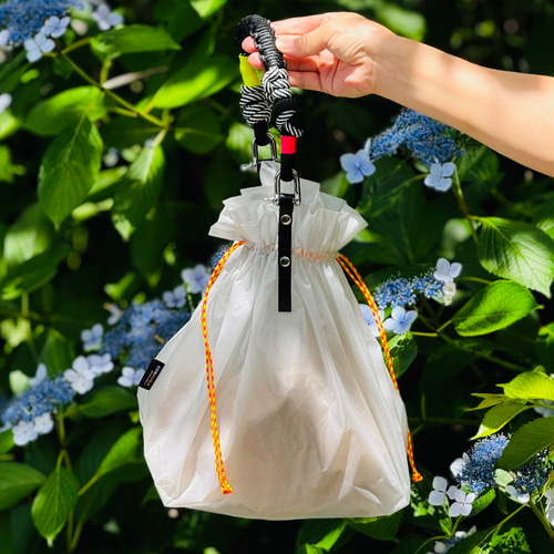 ハンドメイド　ナイロンバッグ　らいおん様 パラコード編みワンハンドル・コーデュラナイロン・巾着バック シロ