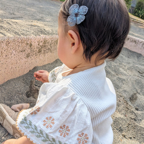 ベビーヘアクリップ♡刺繍フラワーヘアアクセサリー♡ ヘアピン