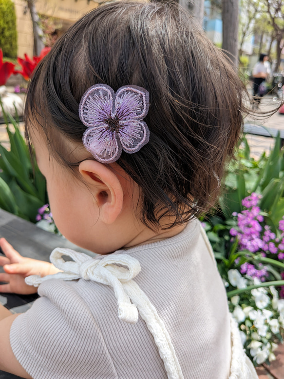 ベビーヘアクリップ♡刺繍フラワーヘアアクセサリー♡ 5枚目の画像