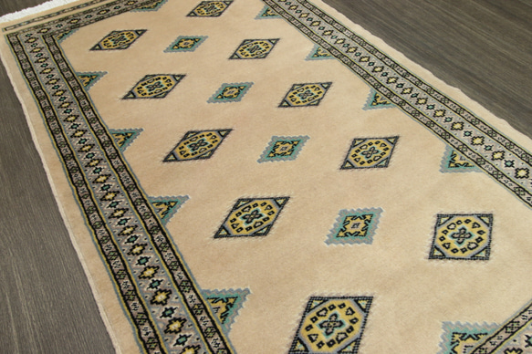 新品　SALE　高級ラグ　パキスタン手織り絨毯　玄関マット　アクセントラグ　73x125cm　＃109 9枚目の画像