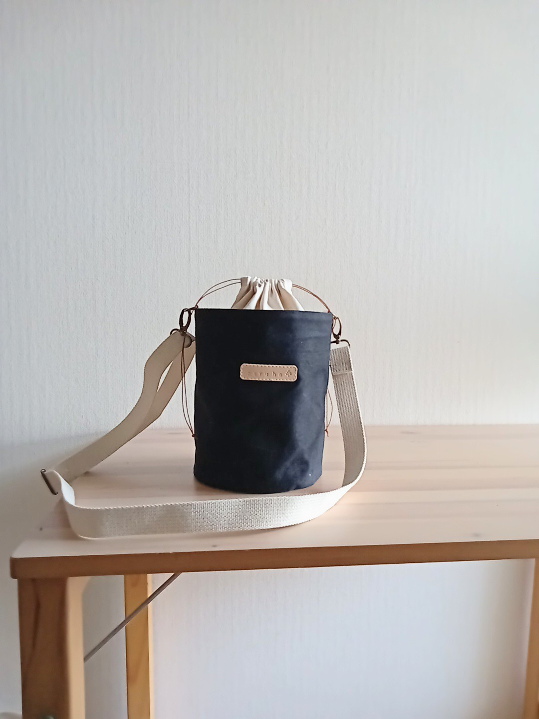 ☆パラフィン加工帆布☆のバケツポシェット　【ブラック】