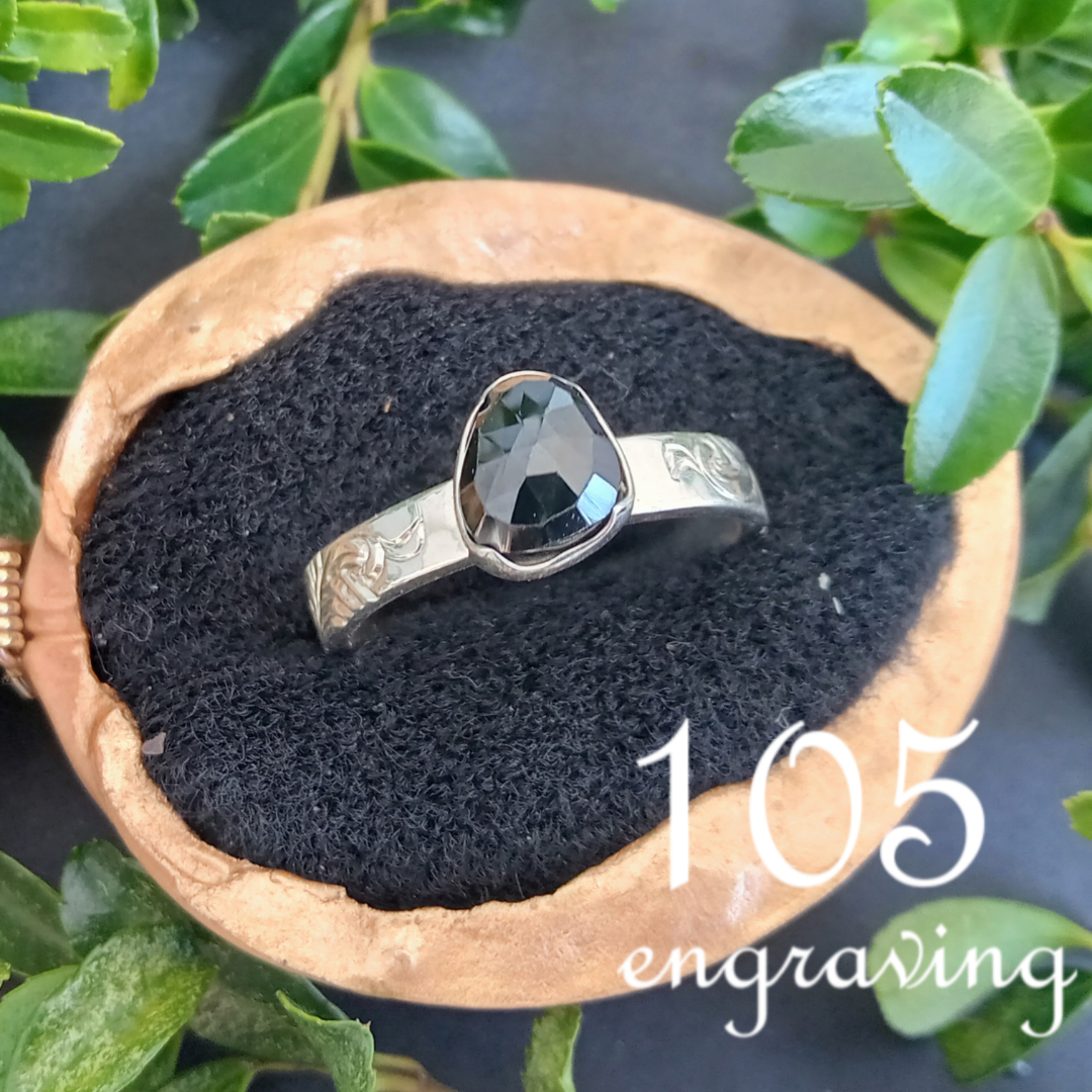 1点もの ブラックスピネル　ハンドエングレービングシルバーリング 12号