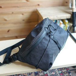黑色 [Hiker Naname Bag，L] / 登山、露營、戶外、節慶、隨身包、slowhike、黑色 第11張的照片