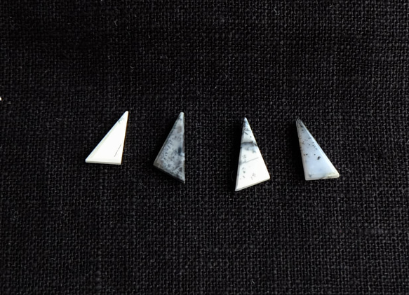 148【天然石デントライトオパール】 モノトーンカラー　肌にやさしい絹糸のネックレス　金具は14kgfを使用しています。 7枚目の画像