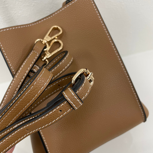 ☆日本未上陸*ALDO*新作*バンブーハンドルジャガードバッグ☆ e4afd6abc3a2fc9508e9ff2dba3838