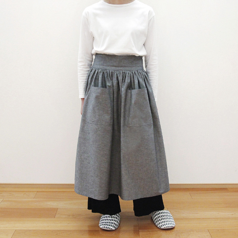【即納品】リネンダンガリー 腰巻ギャザーエプロン（ブラック）カフェエプロン ナチュラル 綿麻