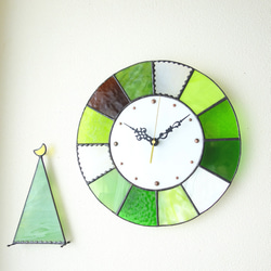 28㎝φ・ステンドグラスの時計（掛時計・置時計）クッキー＊グリーン系 8枚目の画像