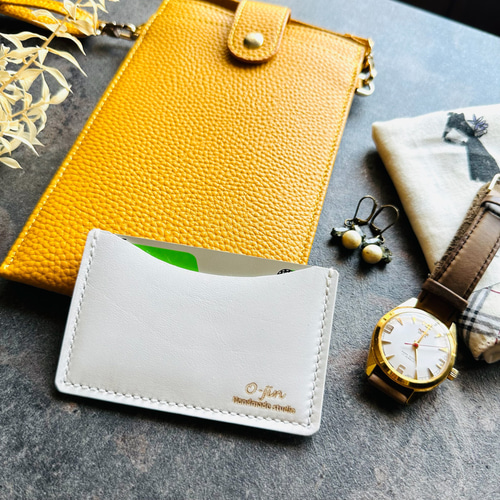 カード1枚のためだけの本革カードケース パスケース 定期入れ 免許証