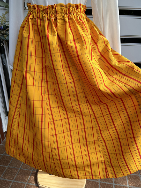 大島紬　8枚接ぎ（10枚使）ギャザースカート　格子柄　チェック　着物リメイク　ウエストフリル　ハンドメイド　277 10枚目の画像