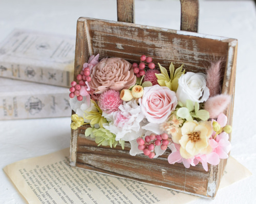 プリザーブドフラワー♡羊さんのウッドジョッパーズアレンジ fit=scale-down,w=1200