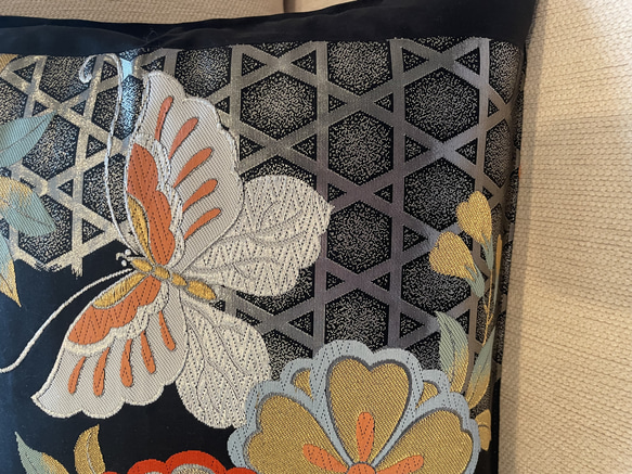 2551豪華刺繍の袋帯で作った正絹クッションカバー40cm✖️40cm 2枚目の画像