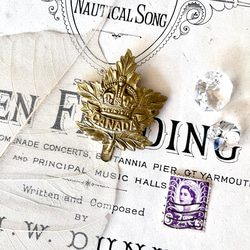 英国で出会った♪アンティーク メタル製 英国王室の王冠とメイプルリーフの紋章 パーツ/帽章 英国軍紋章 10枚目の画像