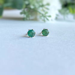 エメラルド ピアス（スタッド・一粒） の人気通販｜Creema