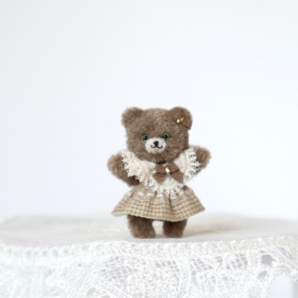 古董熊枇杷棕色絲帶微型泰迪熊內飾 第1張的照片