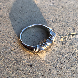 stainless wave twist ring 4mm 指輪 リング 1枚目の画像