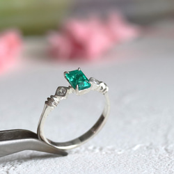ピノエメラルドのシルバーリング ffa46bd9fc2d352abb417f5cbefafc