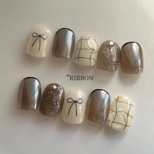 Ash color frenchネイルチップ