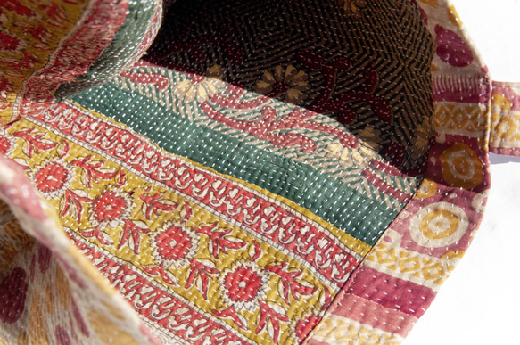 手縫いサリー生地サイドバックパック/刺繍サイドバックパック/刺繍ショルダーバッグ/手縫いサリー糸サイドバックパック-パールミルク 12枚目の画像