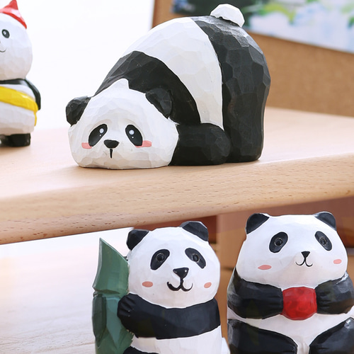 パンダの木彫り