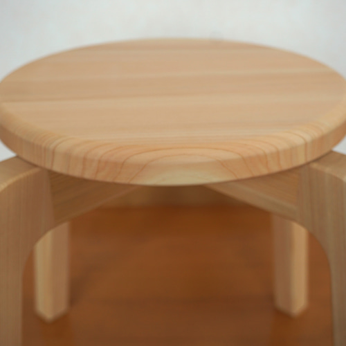 ひのき製 手作りスツール 家事用 4235045562c4744b20d371c5a97176