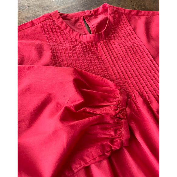 RATA ❤️ 蓬鬆輕盈 ❤️ 超寬鬆寬度 ❤️ 迷人的細褶胸上衣 ❤️ 非常適合工作或日常穿著 ❤️ 紅色 第9張的照片